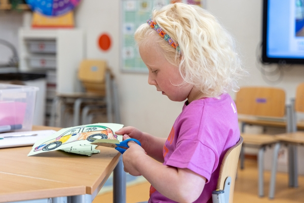 Hoe kan ik mijn kind aanmelden voor de voor- en/of naschoolse opvang?